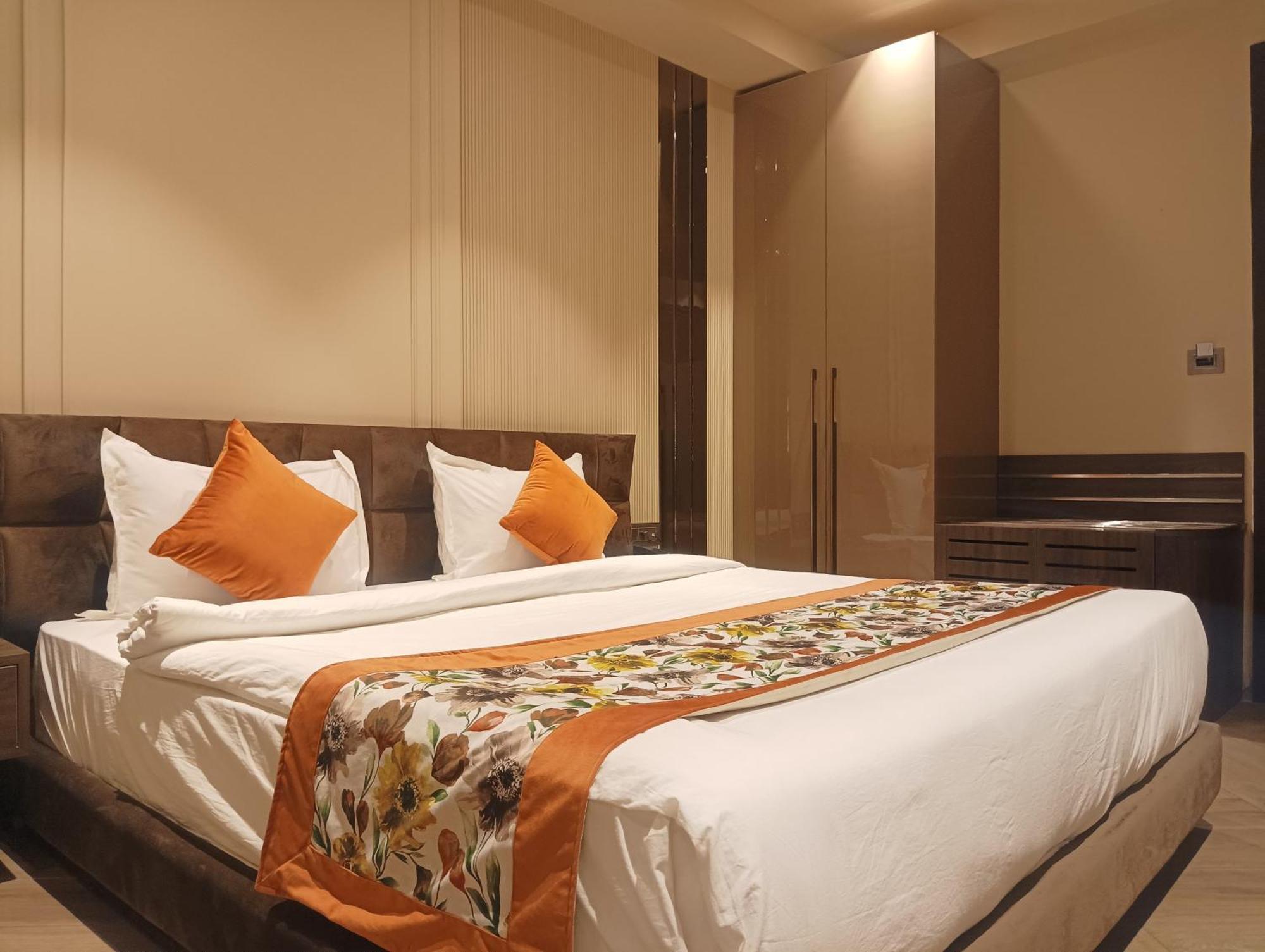 Hotel Cullinan By Qotel Janakpuri Delhi (National Capital Territory of India) Exterior foto