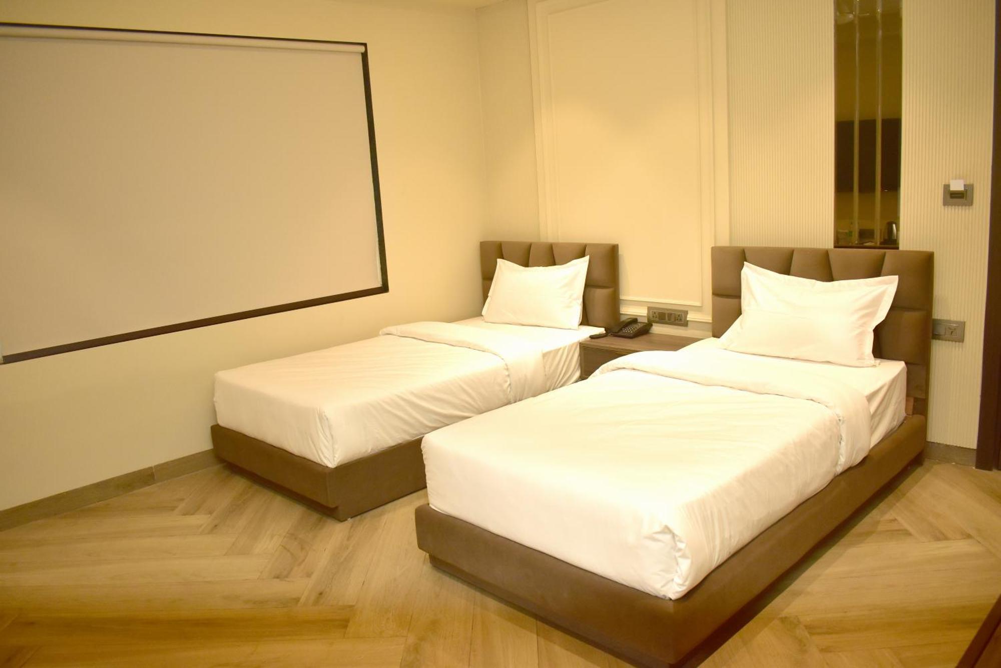 Hotel Cullinan By Qotel Janakpuri Delhi (National Capital Territory of India) Exterior foto