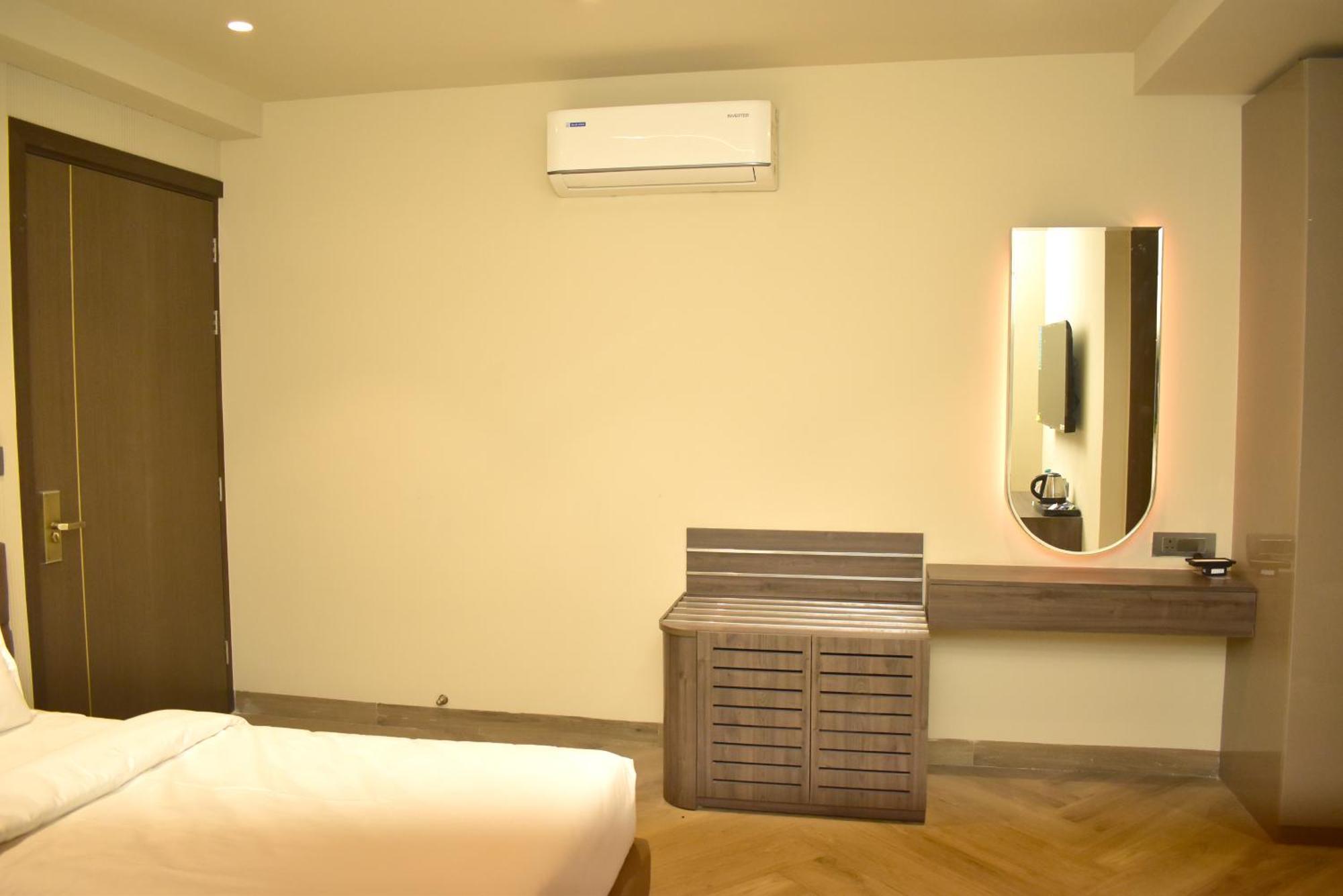 Hotel Cullinan By Qotel Janakpuri Delhi (National Capital Territory of India) Exterior foto